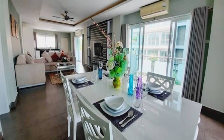 Large condo for sale on Pratumnak, 2 bedroom condo on Pratumnak for sale, Pratumnak Hill properties for sale, condo for sale Pratumnak, condo for sale Pattaya, Pattaya estate agent, Property Excellence