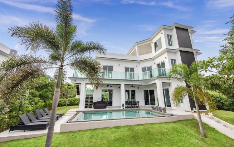 Luxury villa for sale in Pattaya, Phoenix Pattaya house for sale, house for sale Pattaya, luxury real estate Pattaya, Luxury real estate agent Pattaya, Property Excellence