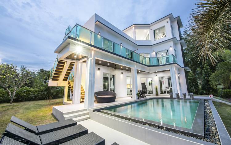 Luxury villa for sale in Pattaya, Phoenix Pattaya house for sale, house for sale Pattaya, luxury real estate Pattaya, Luxury real estate agent Pattaya, Property Excellence