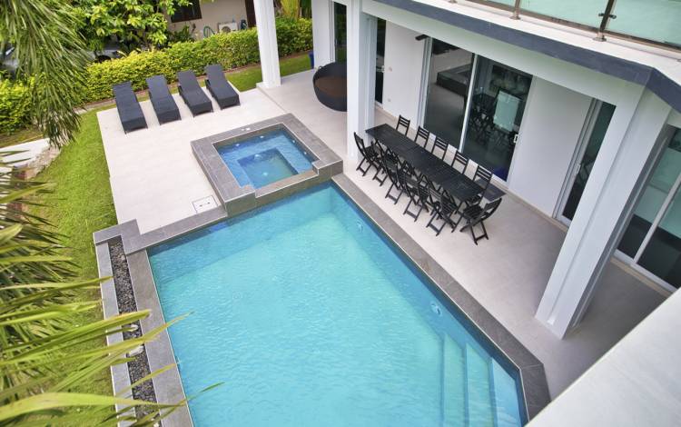 Luxury house for sale in Phoenix Golf Course Pattaya, Pool villa for sale in Pattaya, House on golf course for sale in Pattaya, luxury real estate agent Pattaya, Property Excellence