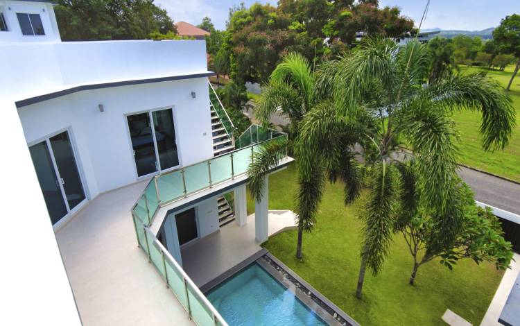 Luxury house for sale in Phoenix Golf Course Pattaya, Pool villa for sale in Pattaya, House on golf course for sale in Pattaya, luxury real estate agent Pattaya, Property Excellence