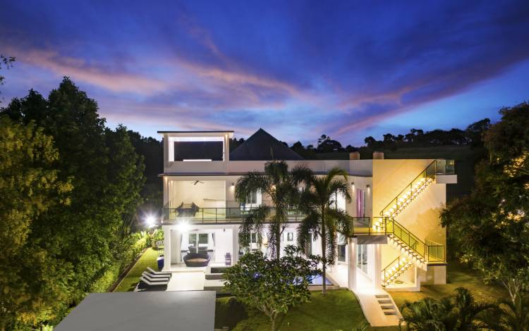 Luxury house for sale in Phoenix Golf Course Pattaya, Pool villa for sale in Pattaya, House on golf course for sale in Pattaya, luxury real estate agent Pattaya, Property Excellence