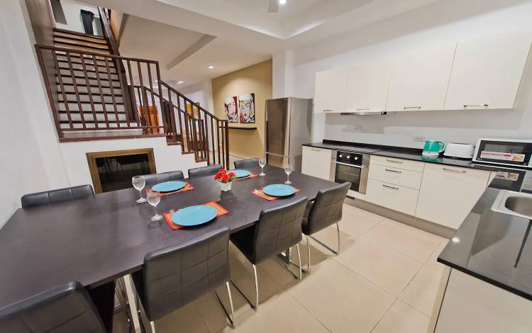 Townhouse, 4-bedroom, for rent, Jomtien, Thepprasit Road, Sukhumvit Road