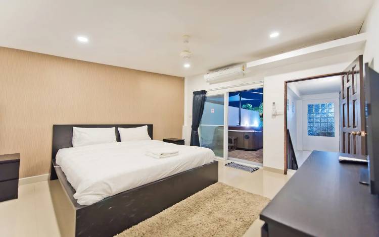 Townhouse, 4-bedroom, for rent, Jomtien, Thepprasit Road, Sukhumvit Road