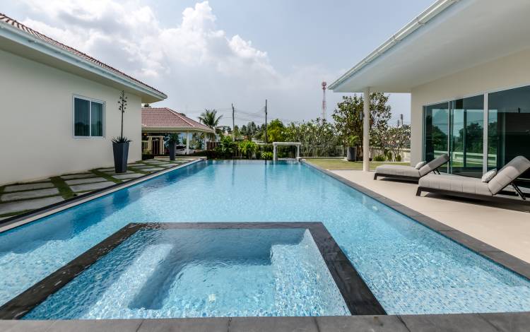 5-bedroom, house, Mabprachan Lake, East Pattaya, sitting tenant, swimming pool