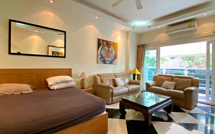 Top-floor, studio, View Talay 5D, Pattaya side, Jomtien, for rent