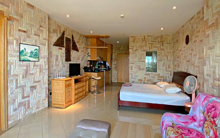 studio, for rent, View Talay 5D, Jomtien, good price, mid-floor, Pattaya side