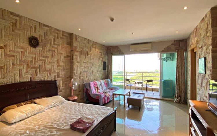 studio, for rent, View Talay 5D, Jomtien, good price, mid-floor, Pattaya side