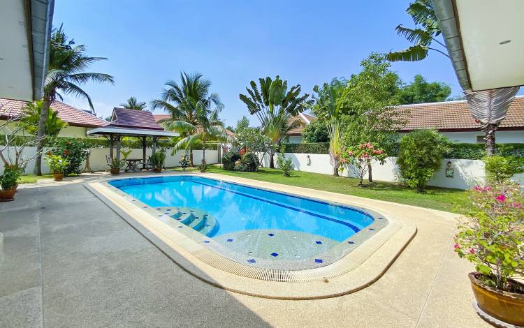 3 bedroom, pool villa, Paragorn Park, Huay Yai, half a rai, for sale, Pattaya