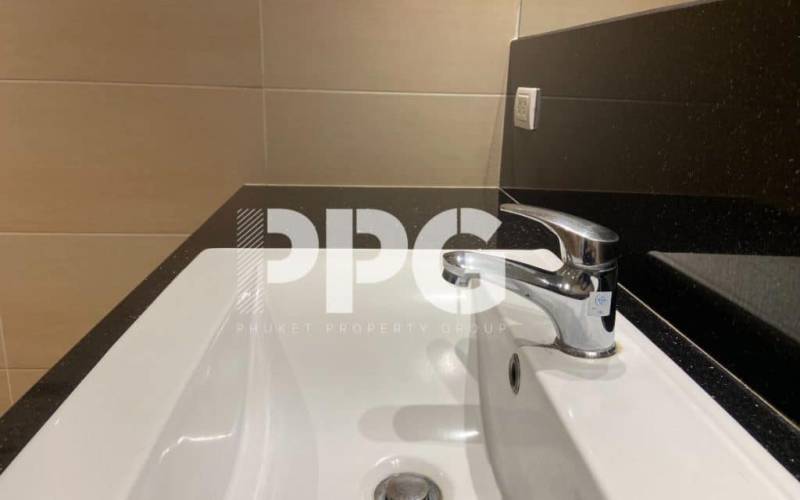 Phuket, 2 Bedrooms Bedrooms, ,1 BathroomBathrooms,Condo,For Sale,2330