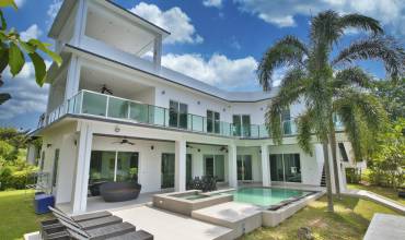 Luxury house for sale in Phoenix Golf Course Pattaya, Pool villa for sale in Pattaya, House on golf course for sale in Pattaya, luxury real estate agent Pattaya, Property Excellence