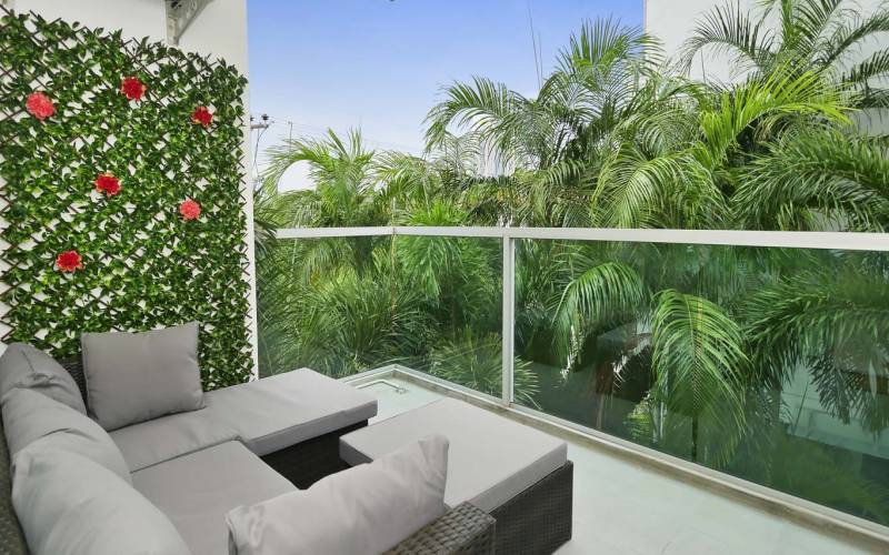 3 bedroom condo for sale in Naklua, Condo for sale close to the beach in Naklua, Club Royal Naklua condo for sale, Property Excellence Pattaya