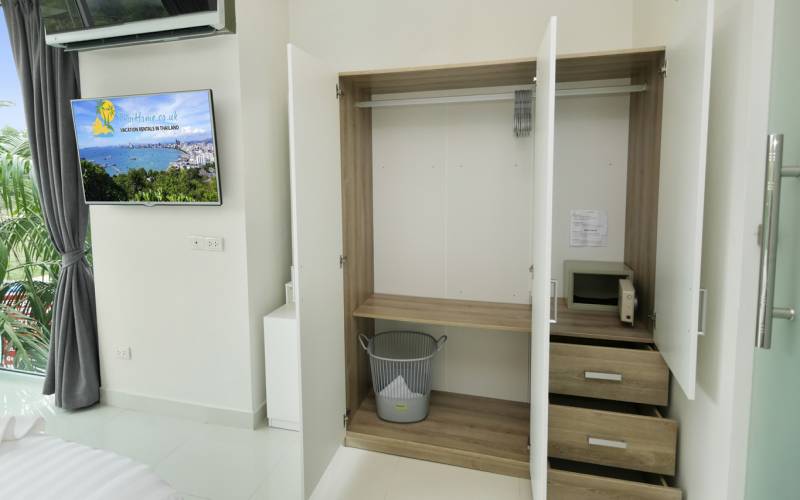 3 bedroom condo for sale in Naklua, Condo for sale close to the beach in Naklua, Club Royal Naklua condo for sale, Property Excellence Pattaya