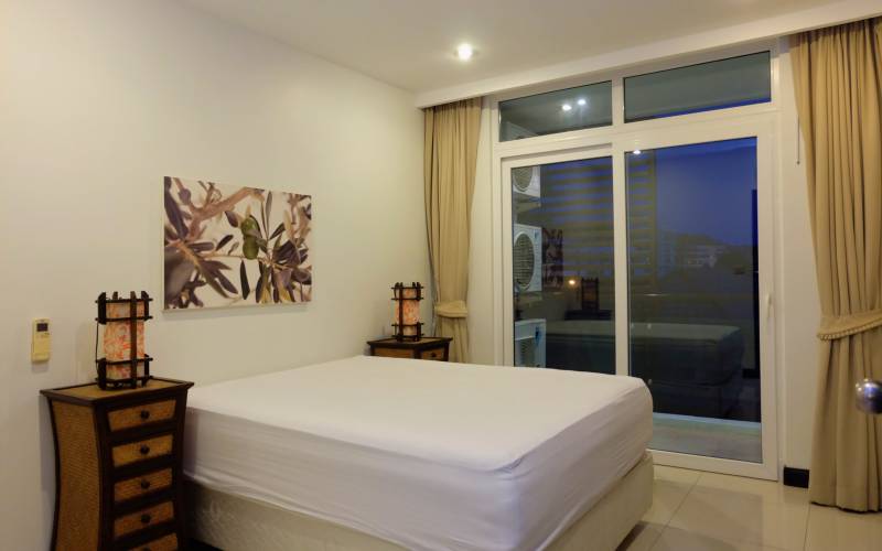 Very large, quiet, 2 bedroom, condo, for rent, Pratumnak, Pattaya, Siam Ocean View