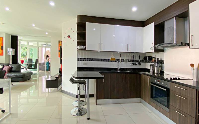 Large, 2 bedroom, condo, Siam Ocean View, Pratumnak, Pattaya