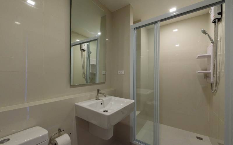 Top floor condo for rent in The Base Central Pattaya, Central Pattaya condo for rent, condo rent Pattaya, Pattaya condos, The Base Pattaya