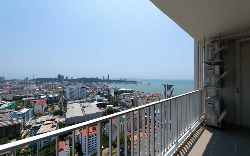 Top floor condo for rent in The Base Central Pattaya, Central Pattaya condo for rent, condo rent Pattaya, Pattaya condos, The Base Pattaya