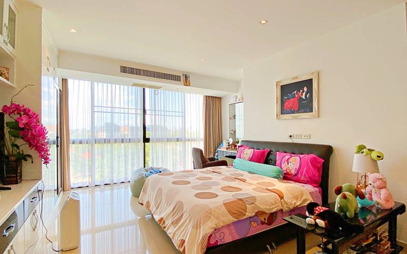 Large, 2 bedroom, condo, for sale, Jomtien, The Park