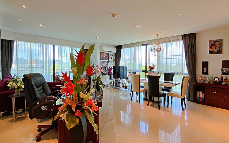 Large 2 bedroom condo for rent in Jomtien, Condo for rent Jomtien, Jomtien Real Estate,  Jomtien Real Estate Agency, Property Excellence