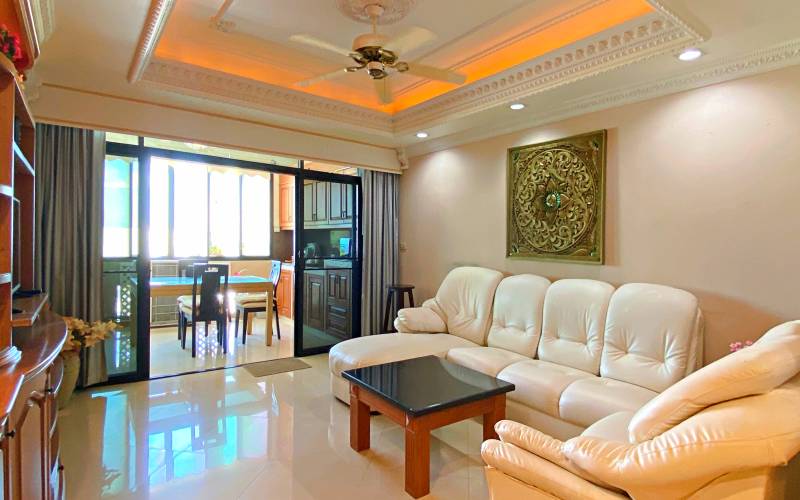 Large, studio, for rent, Jomtien Complex, high floor, beach