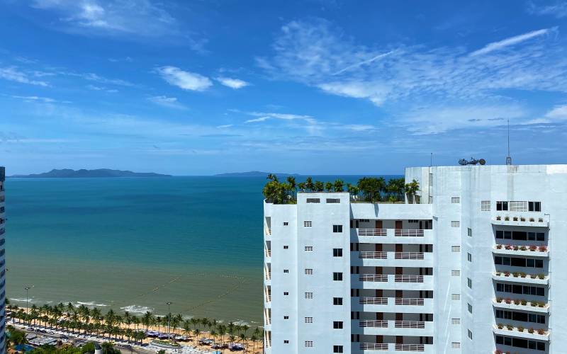 Large, studio, for rent, Jomtien Complex, high floor, beach