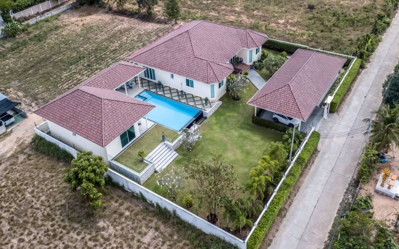 5-bedroom, house, Mabprachan Lake, East Pattaya, sitting tenant, swimming pool