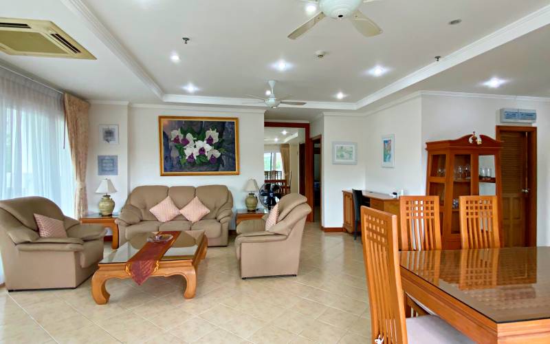 2-bedroom, large, condo, for rent, View Talay 5C, Jomtien Beach, corner unit