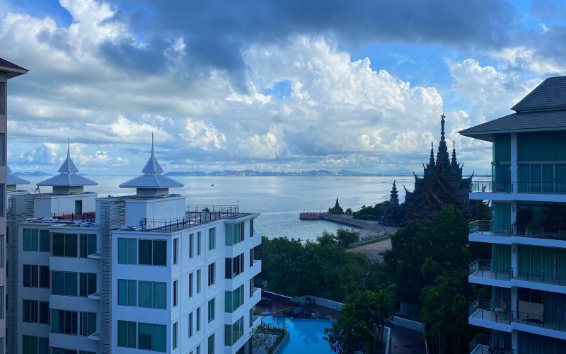 stunning, 3-bedroom, Penthouse, for sale, Wongamat beach, Pattaya, large balcony