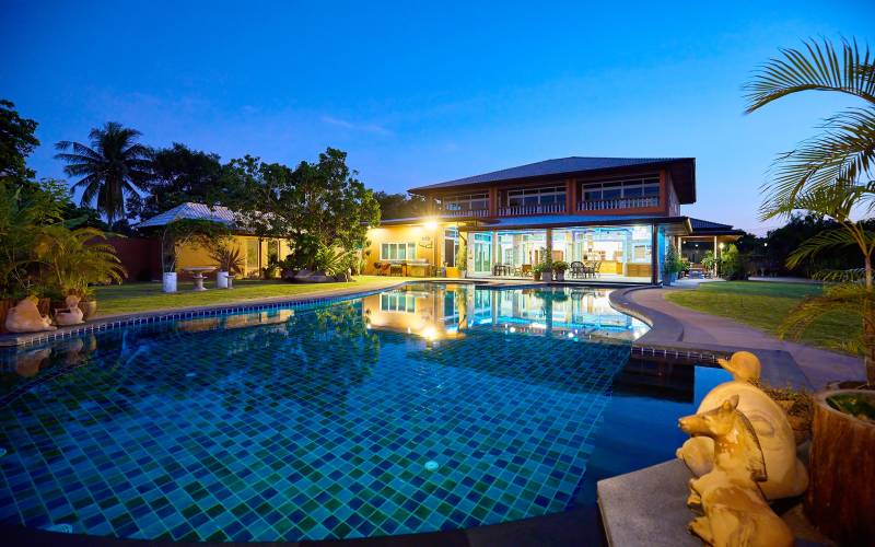 6-bedroom, pool villa, for sale, Mabprachan Lake, large land, East Pattaya