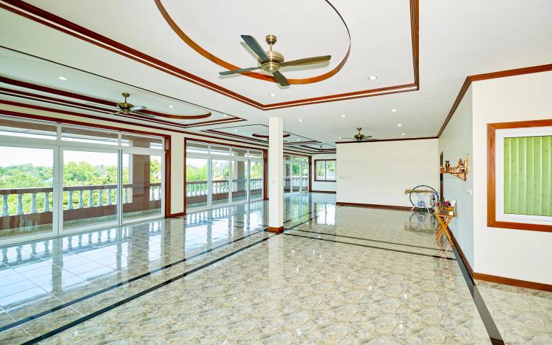 6-bedroom, pool villa, for sale, Mabprachan Lake, large land, East Pattaya