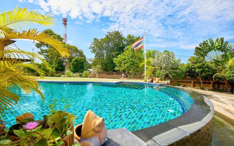 6-bedroom, pool villa, for sale, Mabprachan Lake, large land, East Pattaya