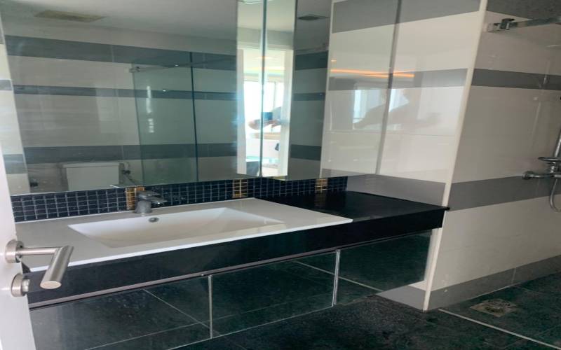 High floor 2 bedroom condo for sale Pattaya, High floor condo in The Vision Pratumnak for sale,  Above Pooldeck condo The Vision Pattaya, Pattaya condo for sale, Pratumnak condo for sale, The vision Pattaya for sale, Property Excellence