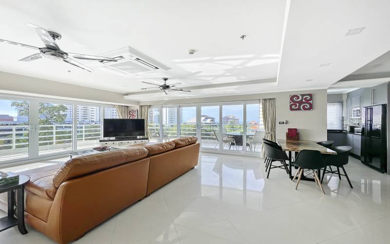 Luxury condo for rent in Jomtien, Front corner unit for rent in View Talay 5D, Jomtien condo for rent, Jomtien Real Estate Agent, Property Excellence