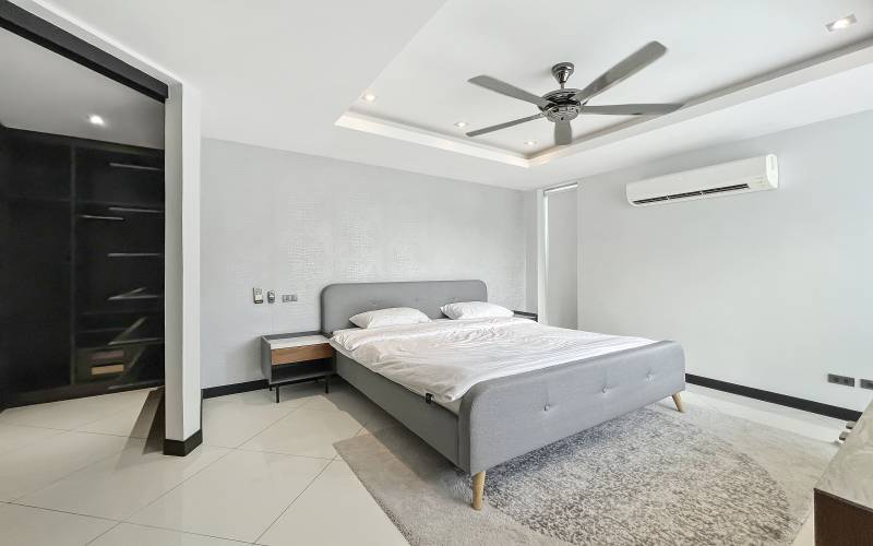 Palm Oasis Jomtien, Palm Oasis Jomtien house for sale, Fully renovated house for sale in Jomtien, Luxury house for sale in Pattaya, Luxury house for sale in Jomtien, Jomtien property expert, Property Excellence