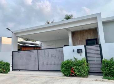 Pattaya, 3 Bedrooms Bedrooms, ,2 BathroomsBathrooms,House,For Sale,2675 Pattaya, 3 Bedrooms Bedrooms, ,2 BathroomsBathrooms,House,For Sale,2675