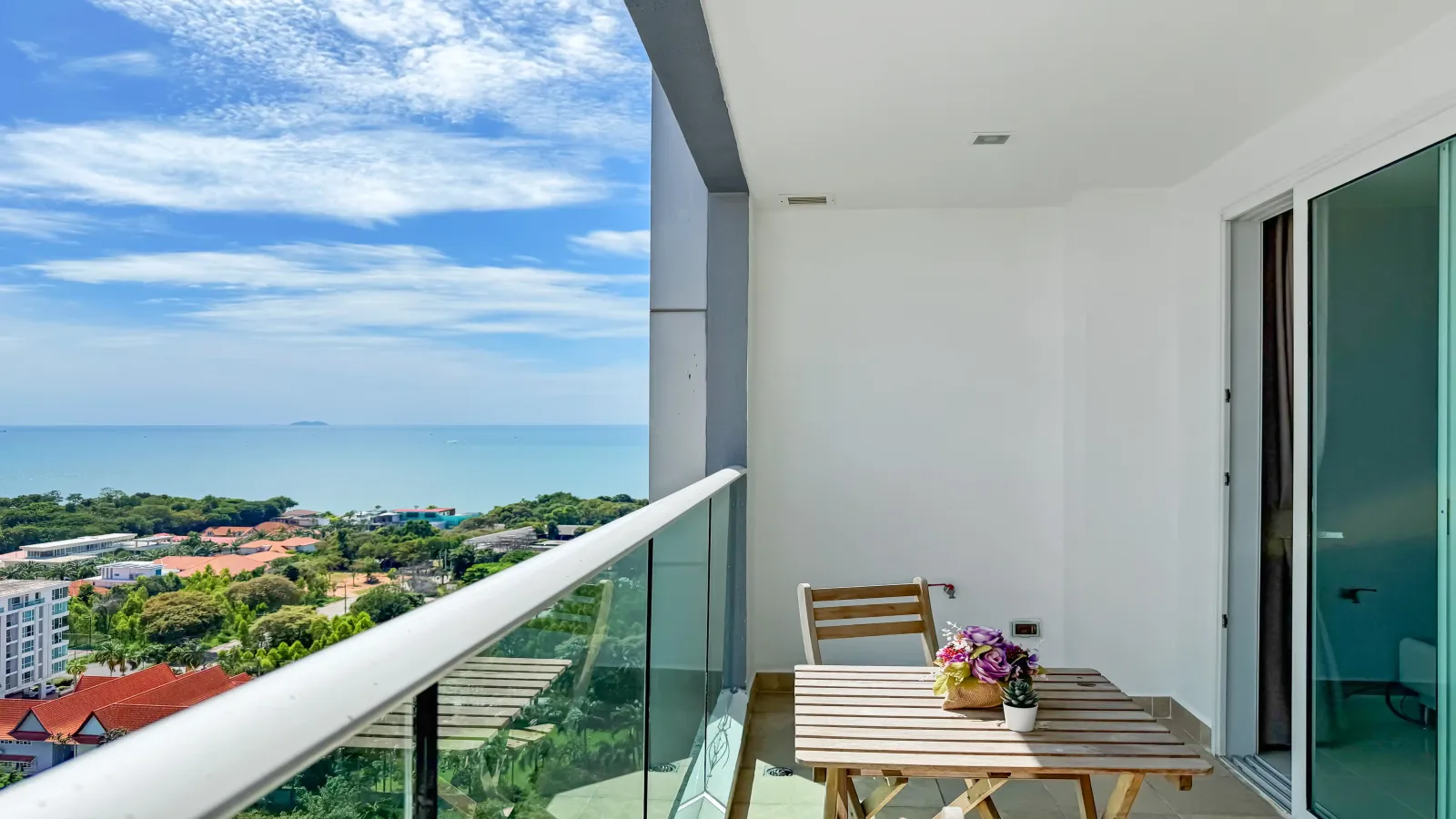 Pattaya, 2 Bedrooms Bedrooms, 0 ,3 BathroomsBathrooms,Condo,For Sale,17,2852