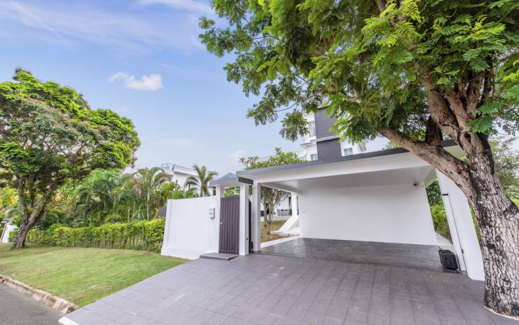 Luxury villa for sale in Pattaya, Phoenix Pattaya house for sale, house for sale Pattaya, luxury real estate Pattaya, Luxury real estate agent Pattaya, Property Excellence