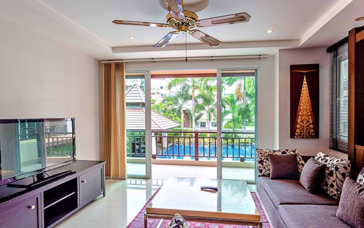 Large, 2-bedroom, condo, Jomtien, for sale, exclusive, beach