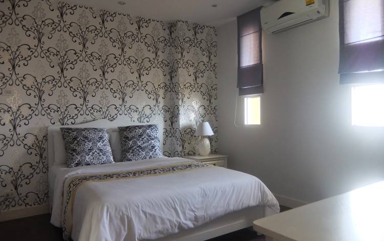 Good-sized, 2-bedroom, condo, for sale, Jomtien, beach