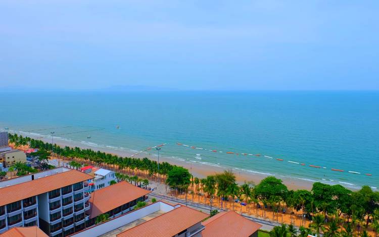 large, 1-bedroom, condo, beachfront, Jomtien, View Talay 5C