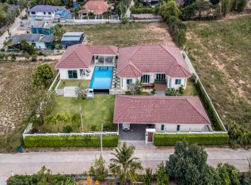 5-bedroom, house, Mabprachan Lake, East Pattaya, sitting tenant, swimming pool 5-bedroom, house, Mabprachan Lake, East Pattaya, sitting tenant, swimming pool