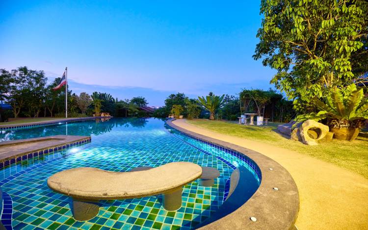 6-bedroom, pool villa, for sale, Mabprachan Lake, large land, East Pattaya