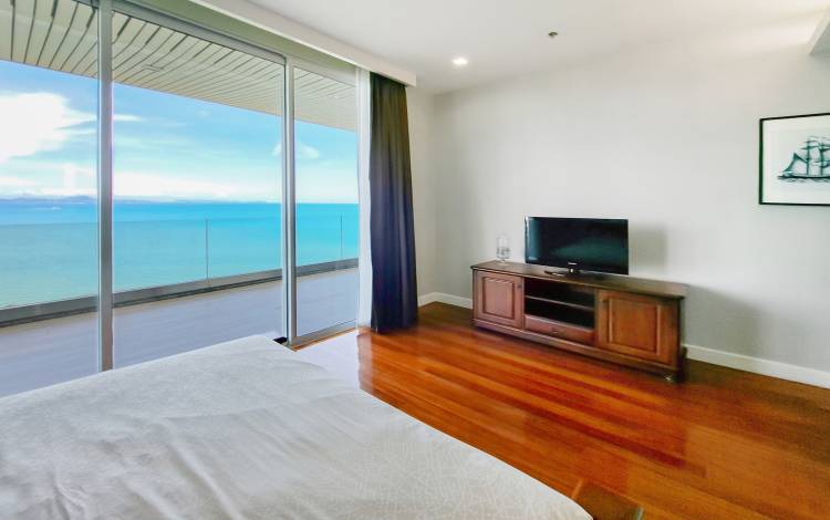 Exclusive beachfront condo for sale, 3 bedroom condo for sale in The Cove, Pattaya exclusive properties, Wongamat condo for sale, Property Excellence