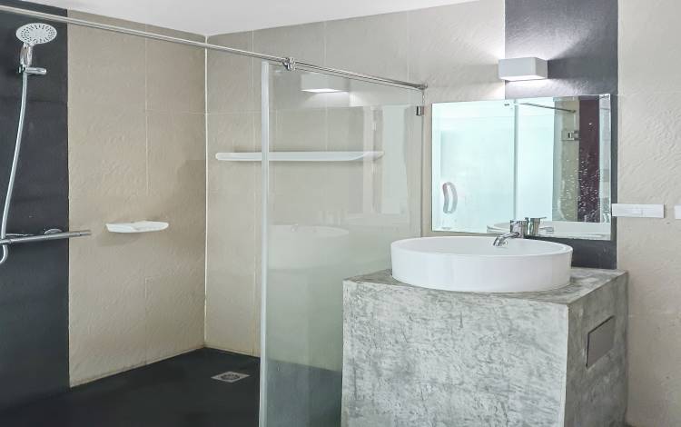 Cheap studio for rent on Pratumnak in Pattaya, Cheap condo rental Pattaya, Park Royal 1 Pattaya, Pattaya real estate for rent,  Property Excellence